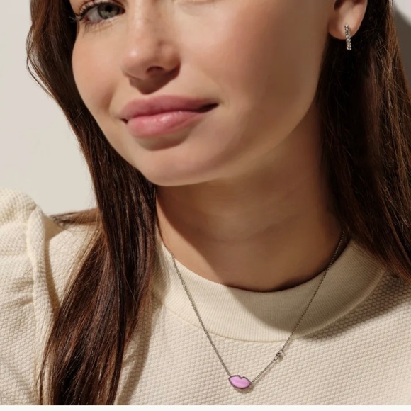 Kendra Scott Lips Silver Pendant Necklace in Hot Pink Mother-of-Pearl - Picture 3 of 5